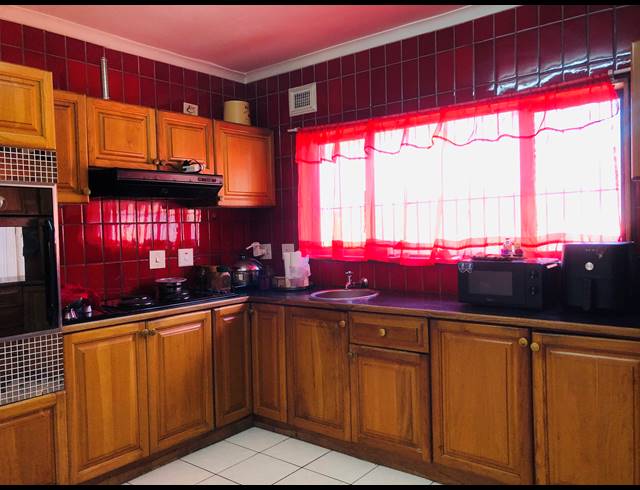 4 BEDROOM FREESTANDING FOR SALE IN MARBURG